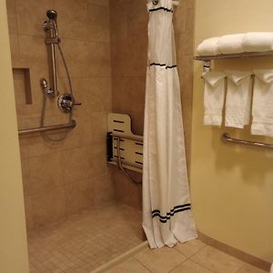 Queen Room Mobility accessible